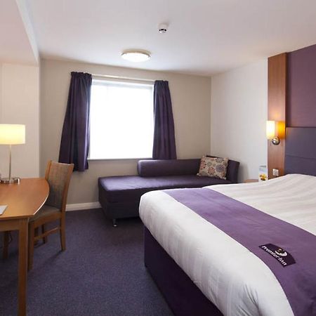 Premier Inn Inverness Centre - River Ness מראה חיצוני תמונה