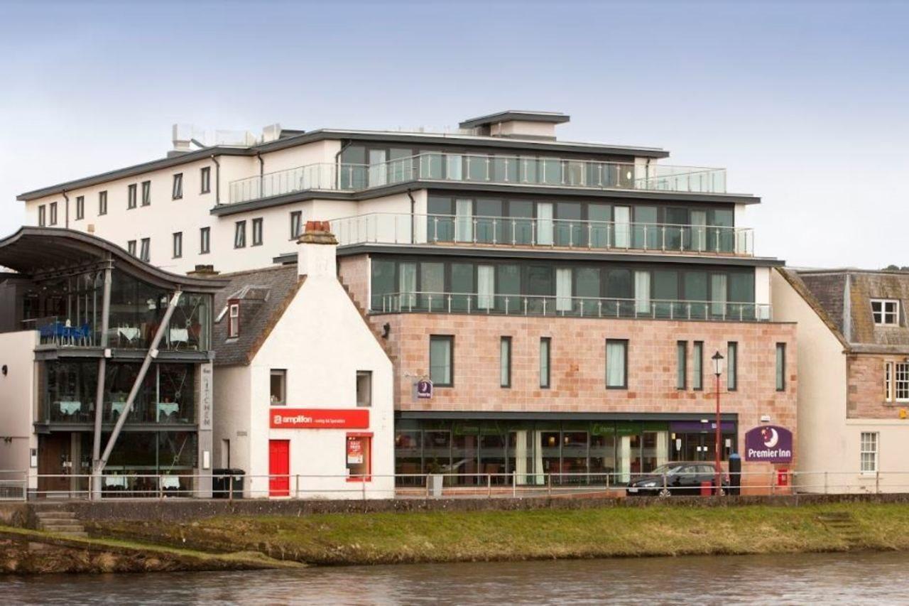 Premier Inn Inverness Centre - River Ness מראה חיצוני תמונה