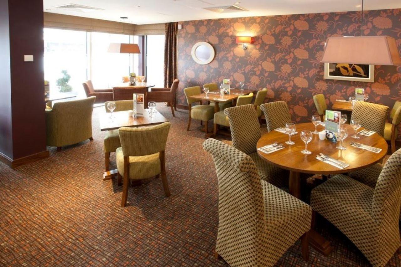 Premier Inn Inverness Centre - River Ness מראה חיצוני תמונה