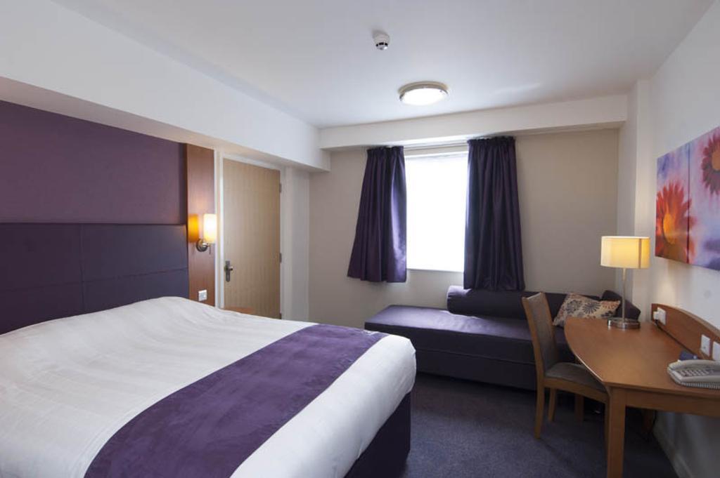Premier Inn Inverness Centre - River Ness מראה חיצוני תמונה
