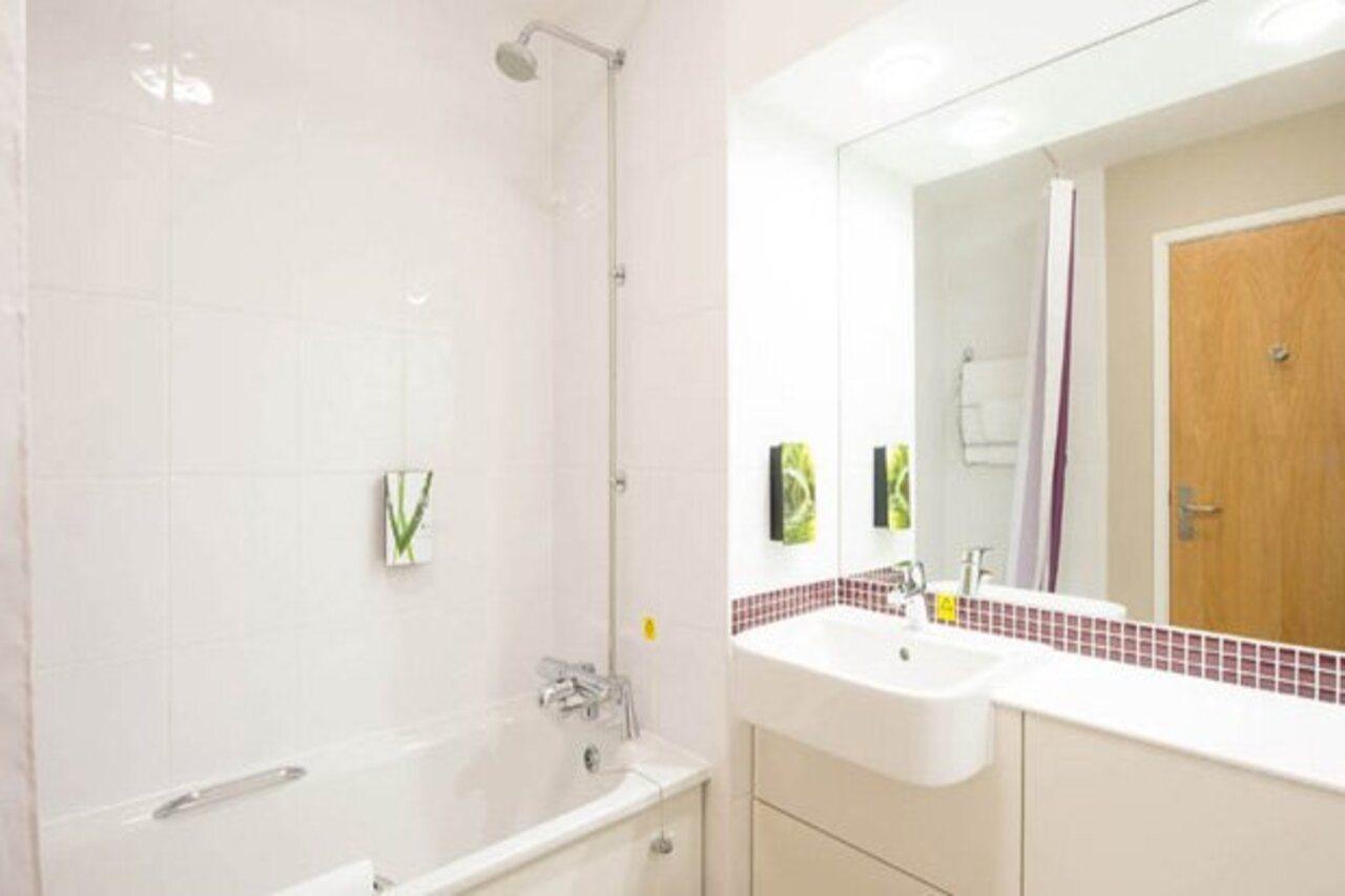Premier Inn Inverness Centre - River Ness מראה חיצוני תמונה