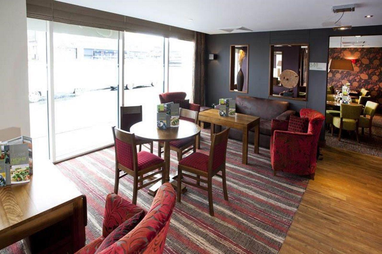 Premier Inn Inverness Centre - River Ness מראה חיצוני תמונה